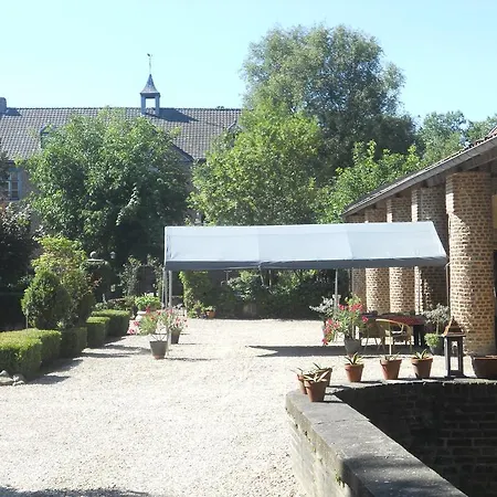 Chateau Holtum Pensión Born